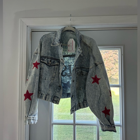 Hand painted Buffalo Bills Crop Jean jacket - Picture 2 of 2